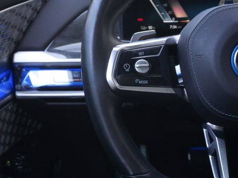 Used 2023 BMW i7 xDrive60 AWD/4WD image 19