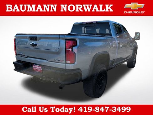 Used 2025 Chevrolet Silverado 2500 ZR2 w/ Technology Package AWD/4WD image 7