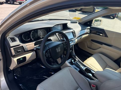 Used 2017 Honda Accord EX-L image 17