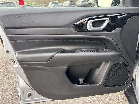 New 2025 Jeep Compass Latitude w/ Altitude Special Edition image 8