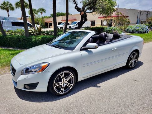 Used 2012 Volvo C70 T5 image 2