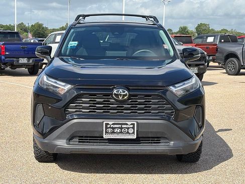 Used 2025 Toyota RAV4 XLE FWD image 3