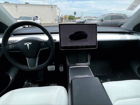 Used 2023 Tesla Model Y Performance AWD/4WD image 13