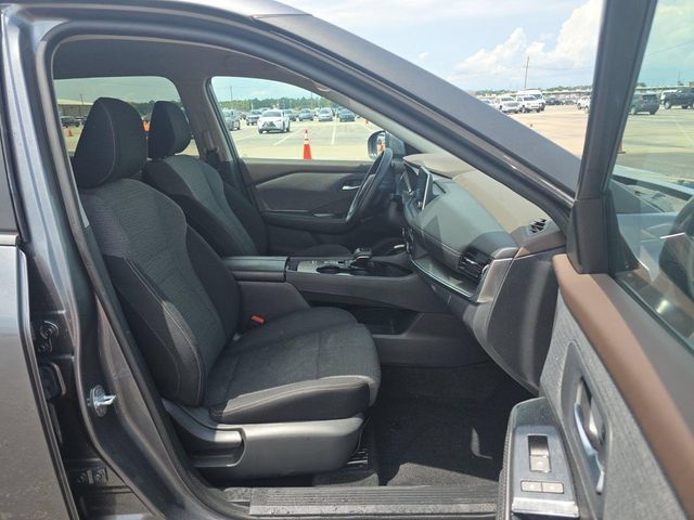 Used 2023 Nissan Rogue SV FWD image 5