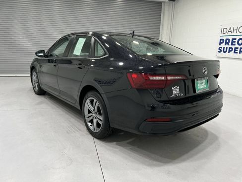 Used 2024 Volkswagen Jetta SE FWD image 6