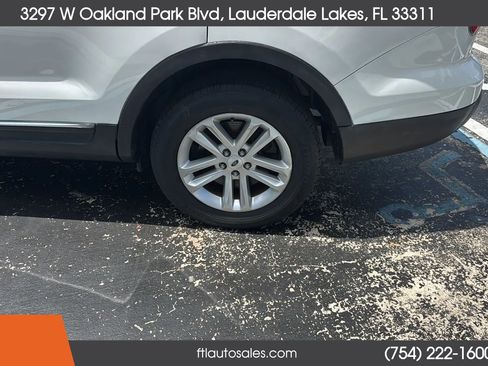 Used 2015 Ford Explorer XLT w/ Equipment Group 201B FWD image 15