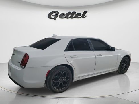 Used 2022 Chrysler 300 Touring L w/ Popular Equipment Group AWD/4WD image 5