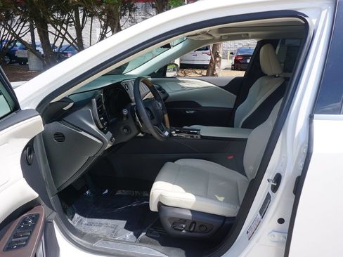 Used 2024 Lexus RX 350 FWD image 2