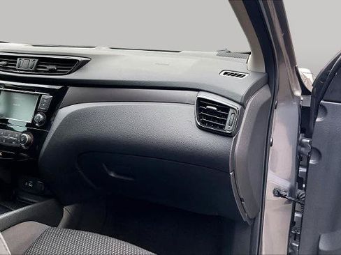 Certified 2020 Nissan Rogue Sport S FWD image 18