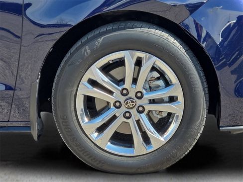 Certified 2023 Toyota Sienna Platinum image 10