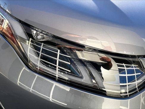 Used 2025 Land Rover Discovery Sport S image 28