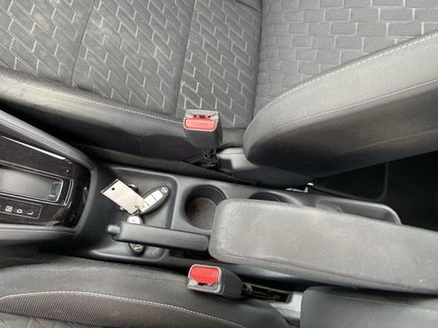 Used 2022 Nissan Kicks S image 39