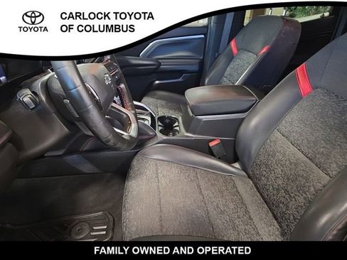 Used 2024 Chevrolet Colorado Z71 w/ Z71 Convenience Package 2 AWD/4WD image 12