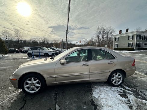 Used 2001 Mercedes-Benz C 320 Sedan image 7