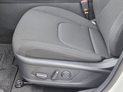 New 2026 Kia Sportage LX w/ LX Convenience Package FWD image 17