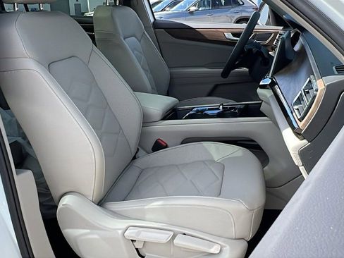 New 2026 Volkswagen Atlas SE image 8