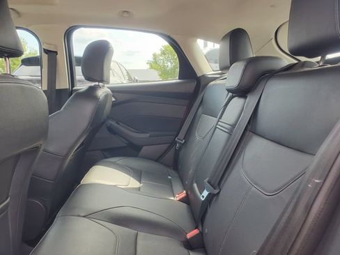 Used 2015 Ford Focus SE w/ Equipment Group 201A FWD image 24