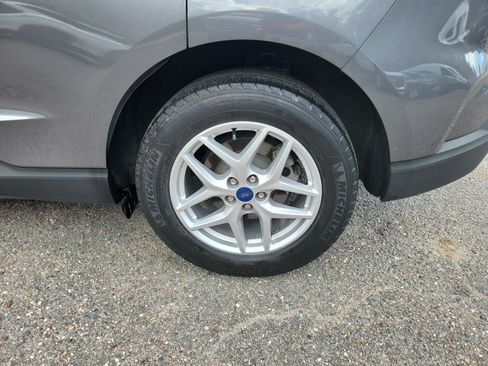 Used 2021 Ford Edge SE FWD image 5