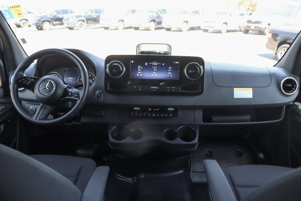 Used 2026 Mercedes-Benz Sprinter 2500 image 31