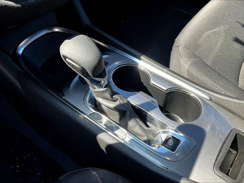 Used 2023 Chevrolet Malibu LT FWD image 15