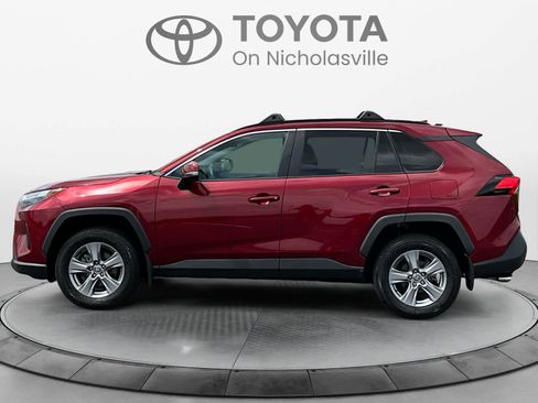 Used 2022 Toyota RAV4 XLE w/ Convenience Package image 3