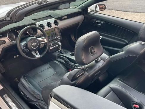 Used 2015 Ford Mustang Premium RWD image 31