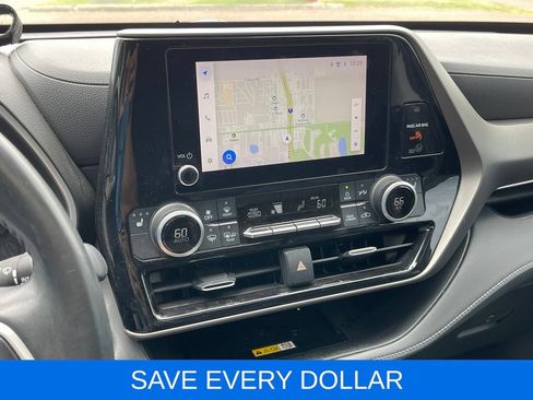 Used 2023 Toyota Highlander XLE FWD image 9
