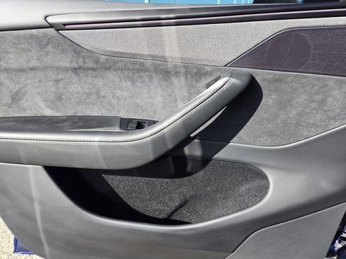 Used 2026 Tesla Model Y 2WD image 19
