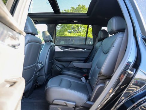 Used 2021 Cadillac XT6 Premium Luxury AWD/4WD image 22
