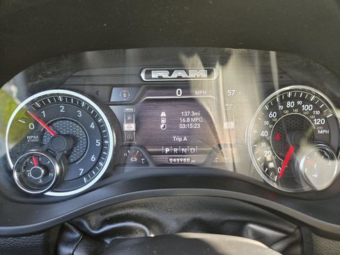 Used 2023 RAM 1500 Laramie AWD/4WD image 17
