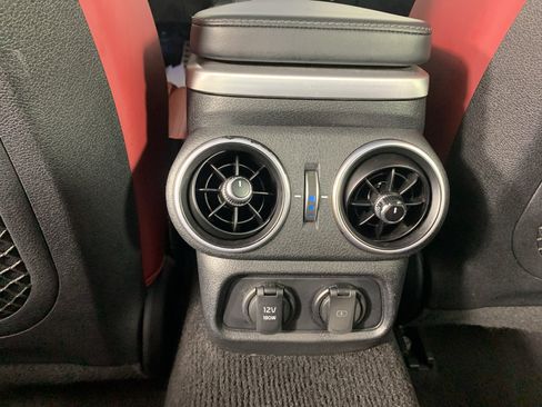 Used 2018 Kia Stinger GT2 AWD/4WD image 32