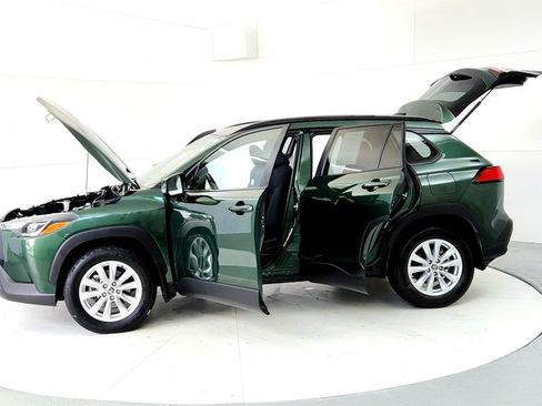 Used 2023 Toyota Corolla Cross LE w/ Moonroof Package AWD/4WD image 10