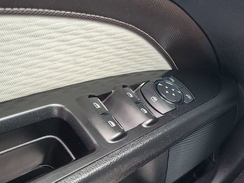 Used 2020 Ford Fusion SE w/ Equipment Group 151A FWD image 18