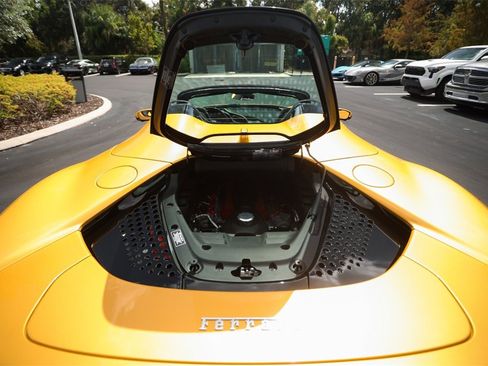 Used 2024 Ferrari SF90 Spider image 18