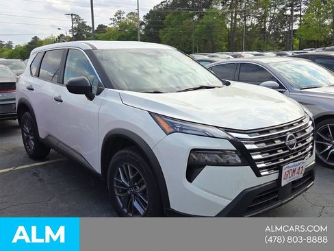 Used 2024 Nissan Rogue S AWD/4WD image 4