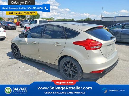 Used 2016 Ford Focus SE w/ SE Sport Package FWD image 3