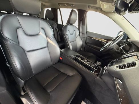 Used 2019 Volvo XC90 T5 Momentum image 21