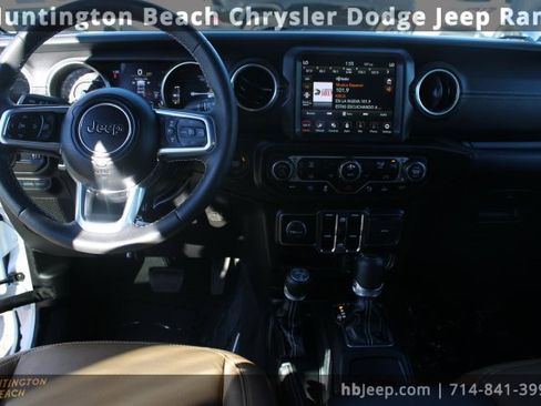 Used 2023 Jeep Wrangler Unlimited Sahara w/ Safety Group image 11