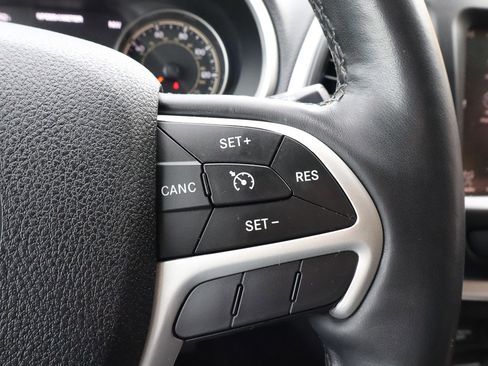 Used 2015 Jeep Cherokee Trailhawk w/ Comfort/Convenience Group AWD/4WD image 34