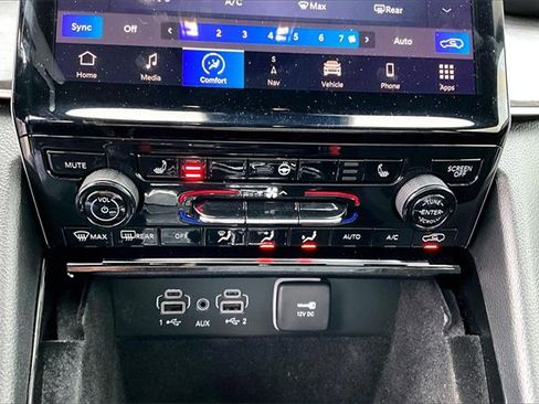 Used 2021 Jeep Grand Cherokee L Limited image 23