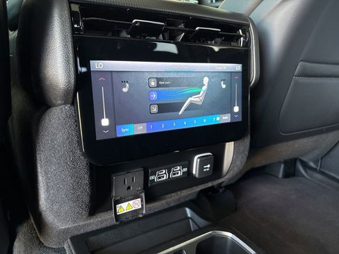 New 2026 Jeep Grand Wagoneer Summit image 19