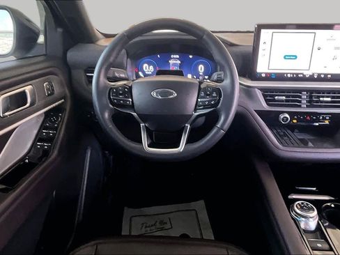 Used 2025 Ford Explorer Platinum w/ Ultimate Package RWD image 6