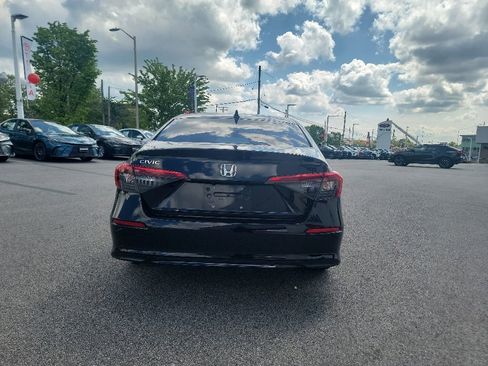 Used 2022 Honda Civic EX image 11