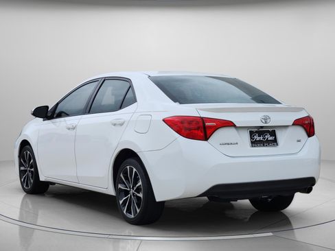 Used 2019 Toyota Corolla SE FWD image 3