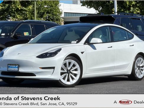 Used 2023 Tesla Model 3 Standard Range RWD image 1