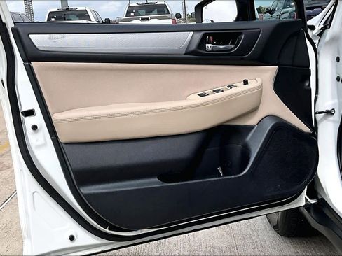 Used 2017 Subaru Outback 2.5i Premium image 22