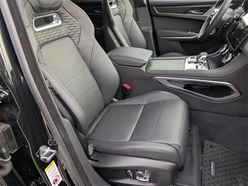 New 2026 Jaguar F-PACE SVR image 18