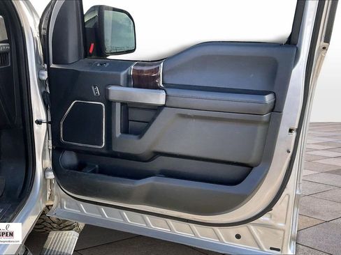 Used 2015 Ford F150 Platinum w/ Equipment Group 701A Luxury image 24