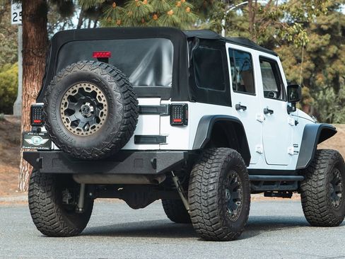 Used 2018 Jeep Wrangler Unlimited Sport S image 14