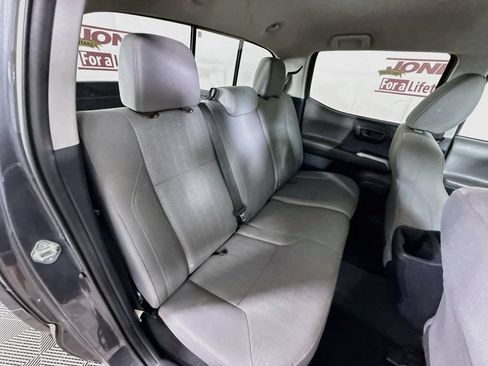 Used 2019 Toyota Tacoma SR5 RWD image 28